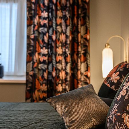 Lossi Old Town Apartment With Sauna Tartu Bagian luar foto